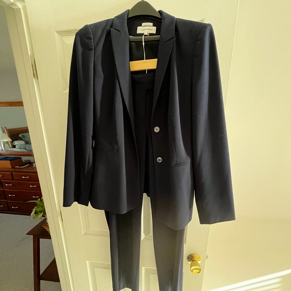 Calvin Klein Women's Navy pantsuit - size 10